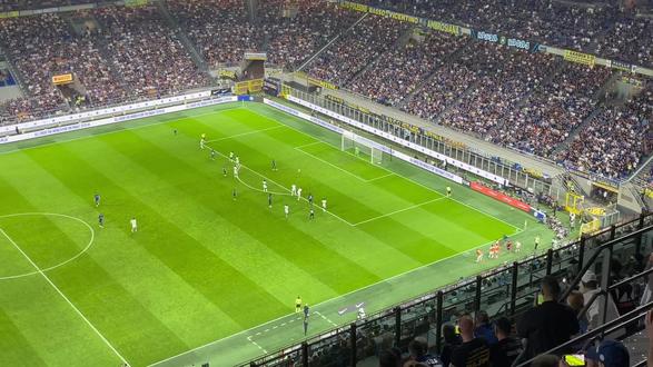 更涉及到球 更涉及到球