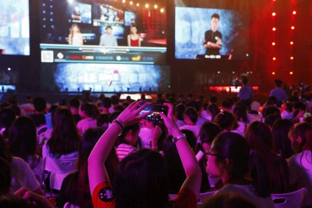 他们通过多 他们通过多